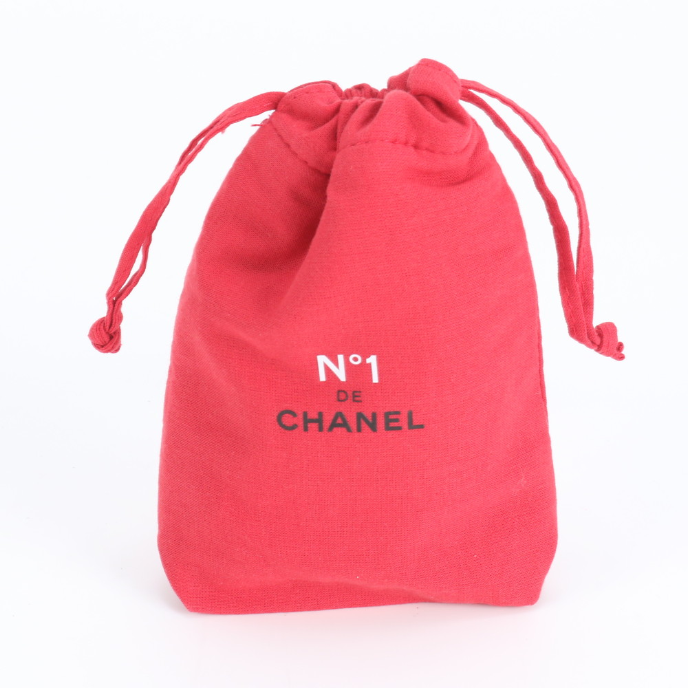 極美品 シャネル N&deg;1 DE CHANEL レッド 巾着 ハンド バッグ ポーチ レディース メンズ EUM DP36-5｜ブランドラコル