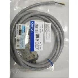 新品【 ★送料無料 】OMRON オムロン D4C-1732 リミットスイッチ【６ヶ月保証】