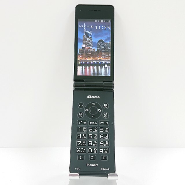 P-smart ケータイ P-01J ドコモ 黒いこと 貨物輸送無料 本体 c20244 【中古】