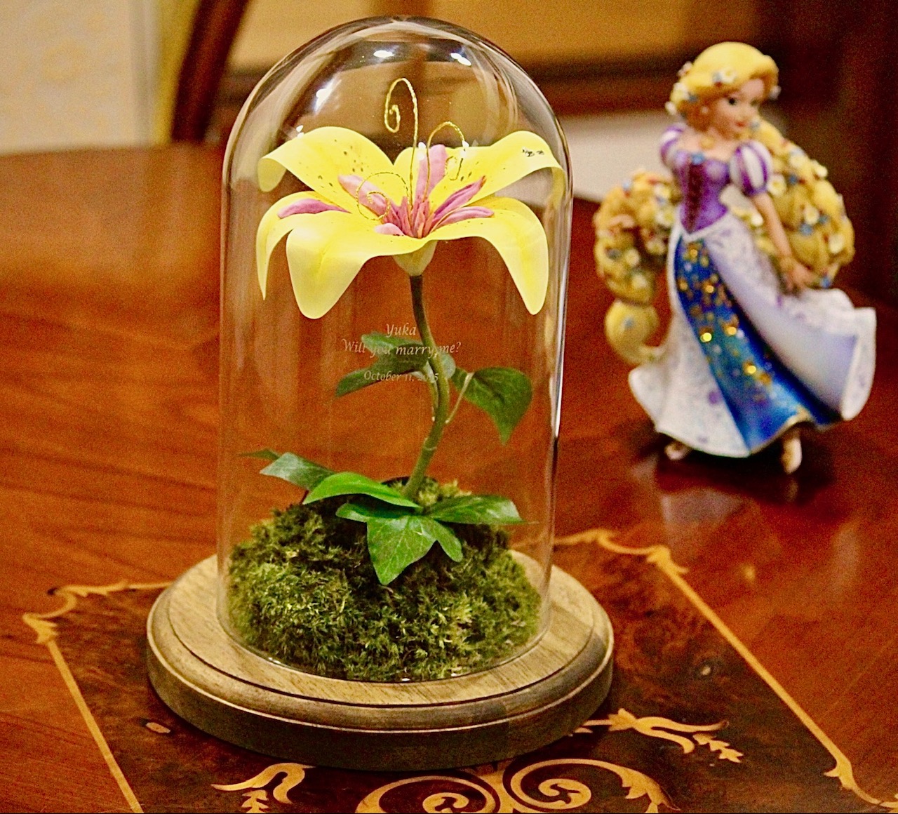 ラプンツェル 巫女寄せの花  お名まえと申したて刻みつける込 ウォルトディズニー言い入れる ラプンツェル花 生まれ落ちる日差し上げ物  一緒になる祝する日差し上げ物 祝する日 亭主もち 意中の女 妻 花 御花 祝賀会 一緒になる祝賀会差し上げ物 ラプンツエル ウォルトディズニー  サプライズ  言い入れるウォルトディズニー 言い入れる