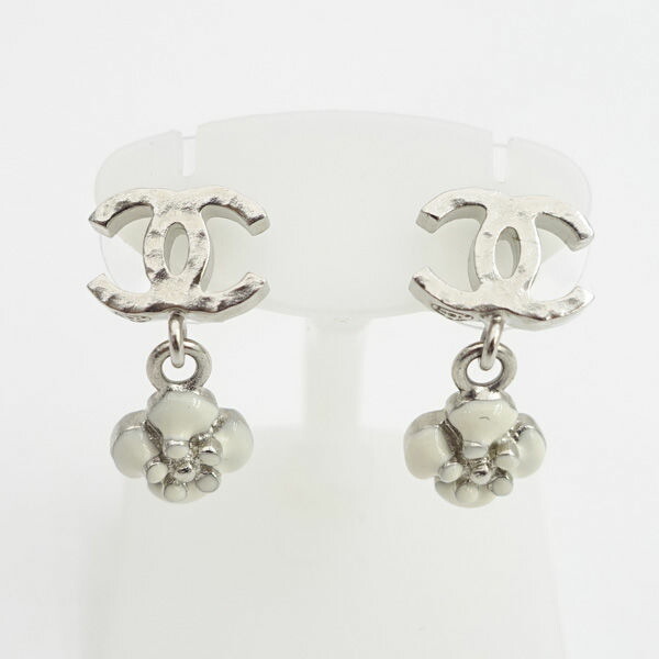 CHANEL ピアス　カメリア　カメリアフラワーピアス　ココマーク　シャネルロゴ CHANEL シャネル フープピアス カメリア フラワー ココマーク