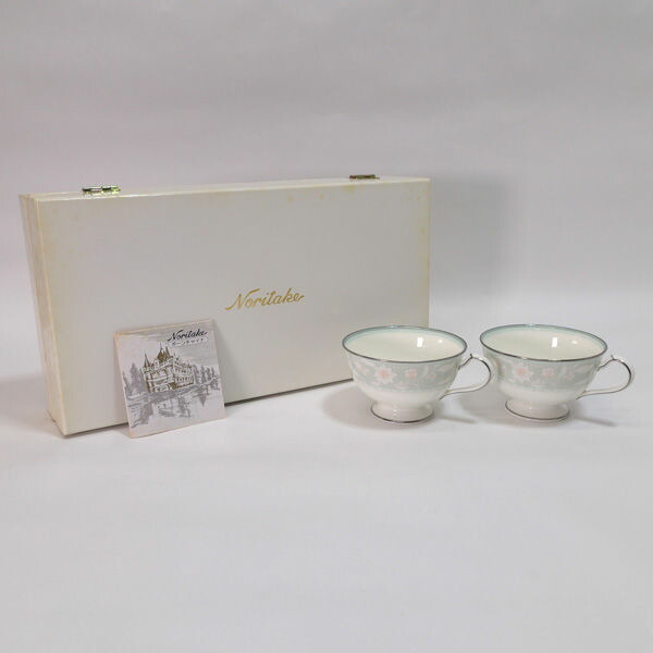 Noritakeペア食器未使用 ハンプシャーゴールド&プラチナ カップ&ソーサーペア(金・銀