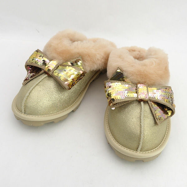 【価格見直し】【2026/07/15】UGG / アグ ◆W COQUETTE/コケット/スリッパ/リボン/ゴールドカラー/24cm 1098329 【レディース/ガールズ/LADY/女性/婦人】【靴/クツ/シューズ/SHOES】 レディースファッション【中古】 ｜アーチェリー２（Ａｒｃｈｅｒｙ） 9,597円