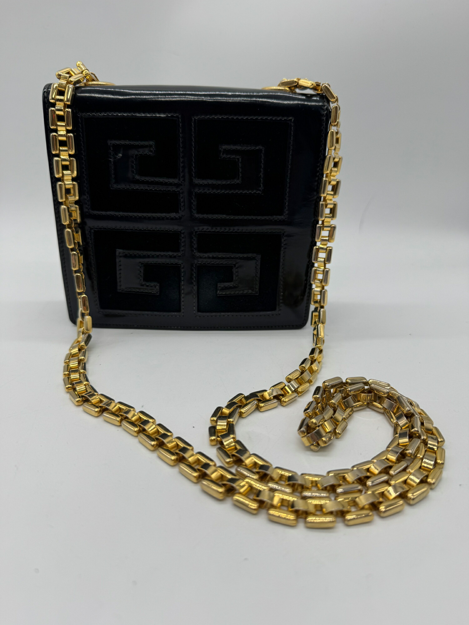 良品 GIVENCHY ジバンシー 目明かしロゴタイプ チェーン店 ショルダーバッグ P1604 メンズバッグ-バッグ-バッグ・小物・ブランド雑貨