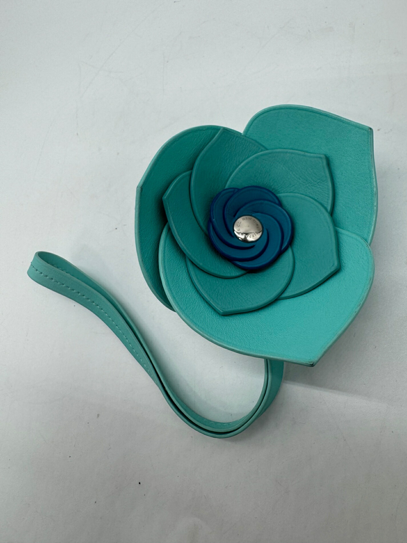 【美品】TIFFANY\u0026CO. ティファニー 御花 惹きつける 青色 青 水色 なめし革 革 キーホルダー 佩び物 小物  A価値づける レディース 中古 P3192