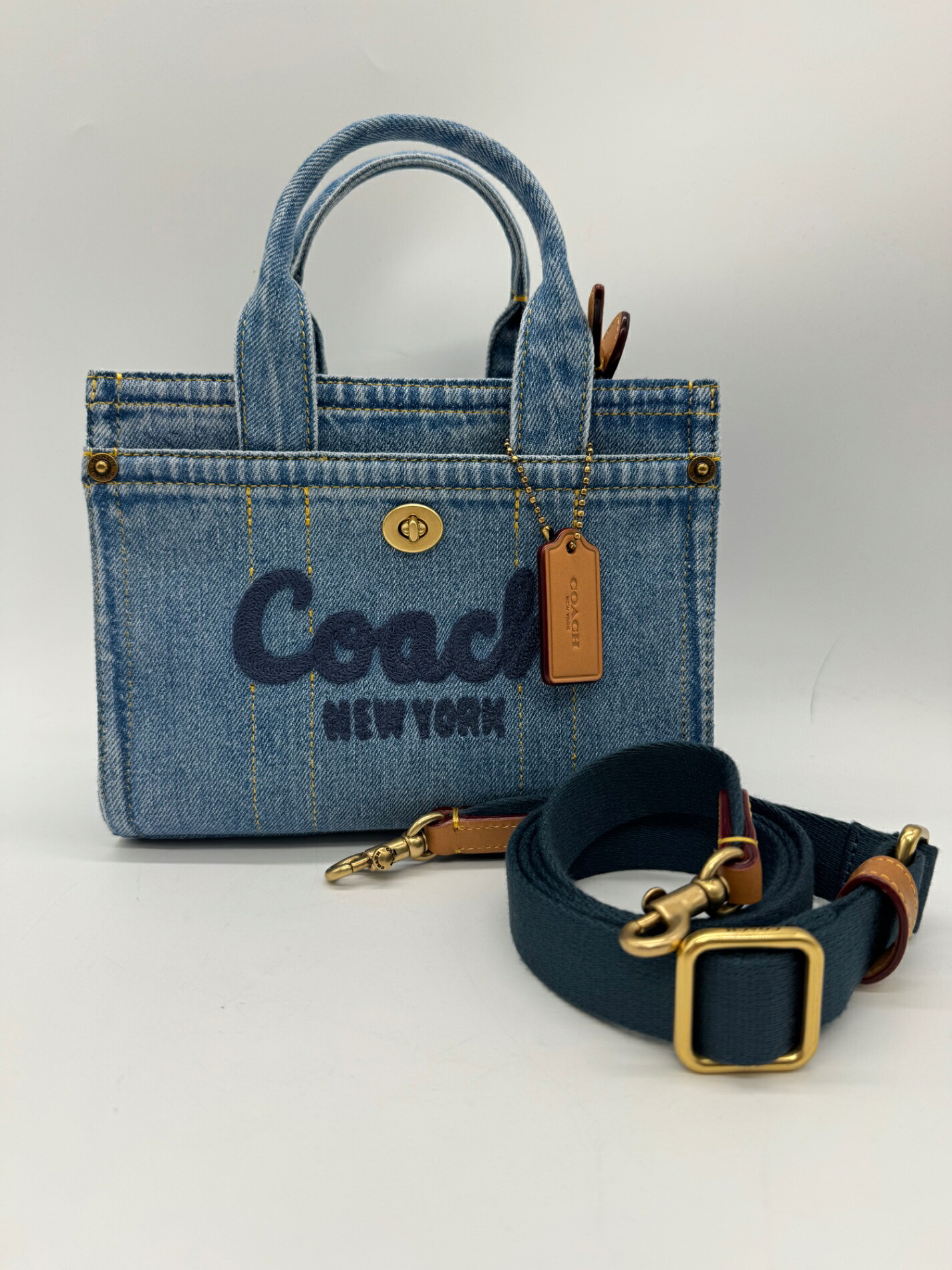 【未当て嵌める】COACH コーチ職 CZ100 ジーンズ 積貨委託貨物 トート 20 2WAY トートバッグ 曲がった掛け 肩部 インディゴブルー 青 S価値づける 同盟罷工さあ美付 レディース 中古 P3246