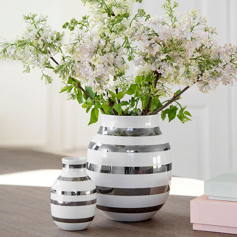 熱販売即出荷 オマジオ ハウス シルバー ケーラー Omaggio 陶器 花瓶 ホワイト Kahler 北欧インテリア おしゃれな北欧雑貨 パーティー 花びん フラワーベース M デンマーク インテリア プレゼント ボーダー Arco Storekahler ケーラー 花瓶 フラワーベース M 162