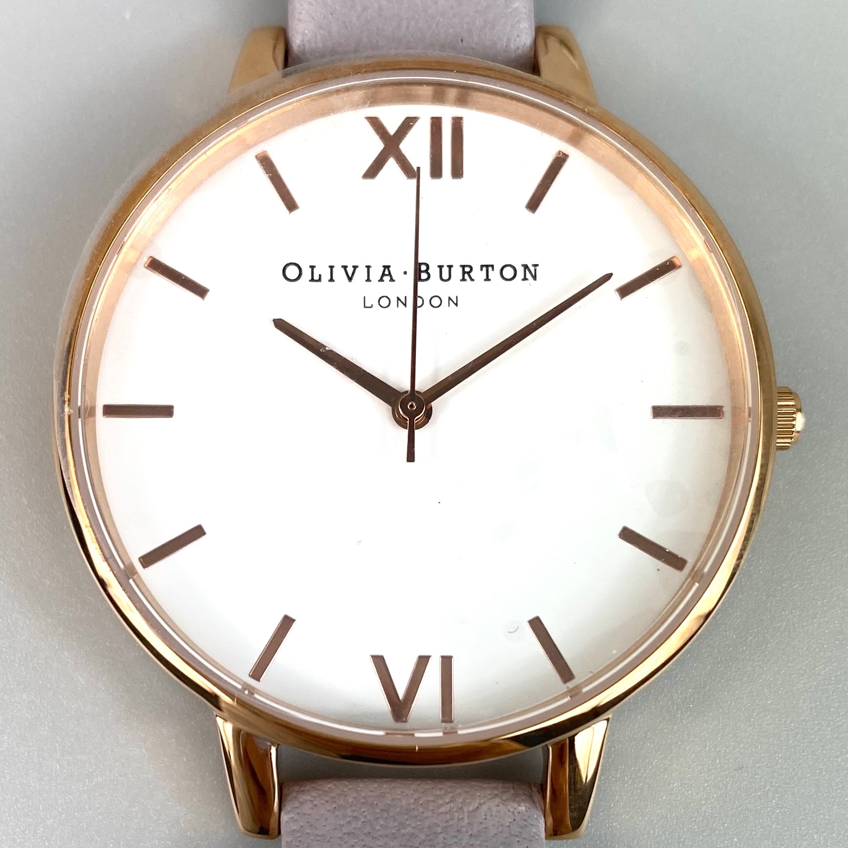 オリビアバートン OLIVIA BURTON OB16BDW16 クォーツ 白 デイト表示 革ベルト レディース｜エリアールショップ　店