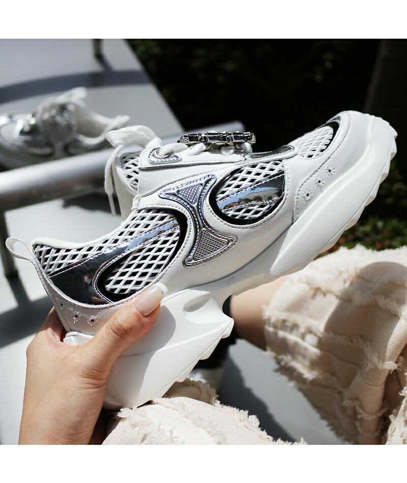 ✨新品未使用✨キラキラビジュースニーカー　RVロゴあり　22.5㎝　白 ✨新品未使用✨キラキラビジュースニーカーRVロゴあり22.5㎝白