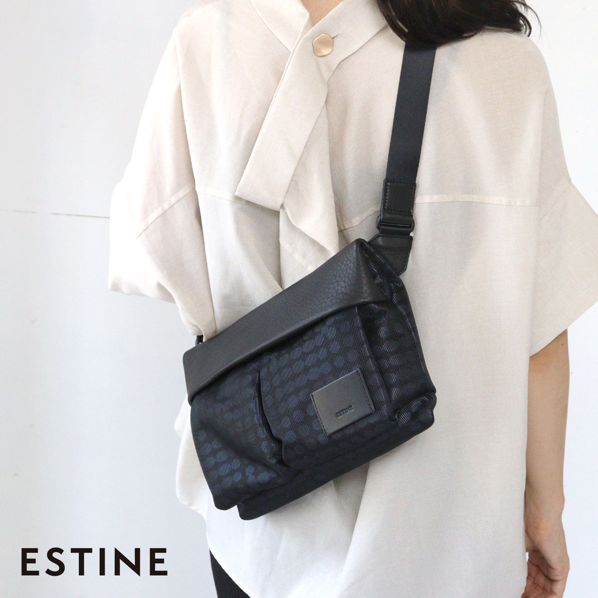 サコッシュ 横型ショルダーバッグ 斜め掛け ESTINE(エスティーヌ)ヘイズ 軽量 光沢 ドット ナイロン×牛革 ユニセックス ヘルメットバッグ 日本製 1075101