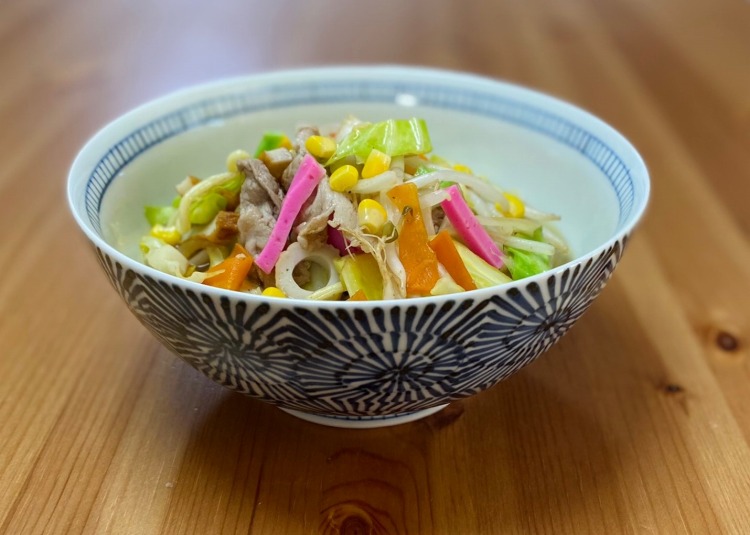 【有田焼 そうた窯 染付蛸唐草 平麺鉢】有田焼 瀬戸もの 丸型 中鉢 青 手描き うどん バーミセリ サラダ菜どんぶり鉢 煮物鉢 今めかしい 和食器 差し上げ物 差し上げ物 内祝い 差し上げ物