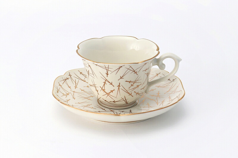 【WEB有田陶器市30％OFF】【有田焼 徳幸窯 錦クリーム釉松葉絵紅茶椀】有田焼 伊万里 焼磁器 コーヒーカップ ティーカップ 16cm皿 銀 珈琲碗 紅茶碗 菓子皿 おしゃれ 和食器 ギフト 引き出物 内祝い プレゼント