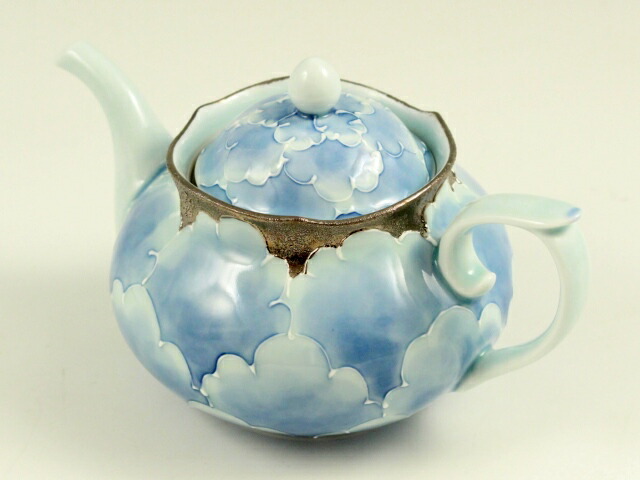 楽天市場】有田焼 文山窯 プラチナ牡丹・プラチナピンク牡丹輪花浅型