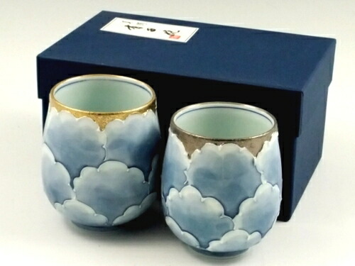 楽天市場】有田焼 文山窯 プラチナ牡丹・プラチナピンク牡丹輪花浅型