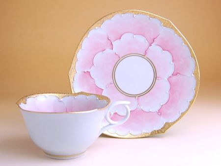 珈琲優勝杯 今めかしい 珈琲碗皿 有田焼 瀬戸もの 日本製 波佐見焼 金濃サクラ色名取り草 珈琲碗皿