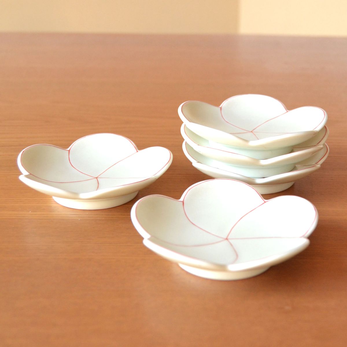 玄関先迄納品 正月 食器 和食器 小皿 9cm 梅 縁起物 有田焼 幸梅 白 ５