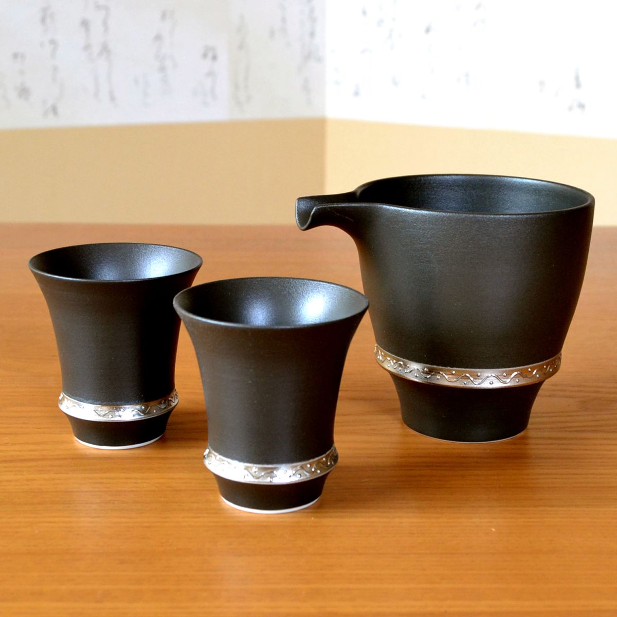 お祝い 茶碗 男性 徳利1個 プレゼント セット 酒器セット 湯のみ 女性 どんぶり とっくり 陶器 有田焼 いぶし銀 おちょこ ぐい呑み2個セット 退職祝い 日本酒用 有田焼 お礼 共用ギフト 感謝を込めた木箱入りギフト 有田焼やきもの市場 おしゃれ 店退職 人気定番 お祝い 茶碗 男性 徳利1個 プレゼント セット 酒器セット 湯のみ 女性 どんぶり とっくり 陶器 有田焼 いぶし銀 おちょこ ぐい呑み2個セット 退職祝い 日本酒用 有田焼 お礼 共用ギフト 感謝を込めた木箱入りギフト 有田焼やきもの市場 おしゃれ 店退職 人気定番