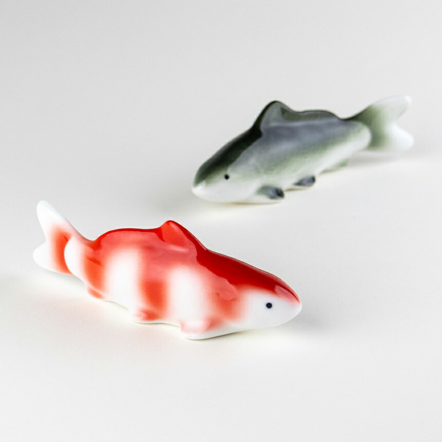 有田焼　希少な名品 勝山窯　紅白　【福寿の鯉】錦鯉　飾物　縁起物 有田焼 希少な名品☆勝山窯 紅白 福寿の鯉 錦鯉 置物 有田焼 希少な