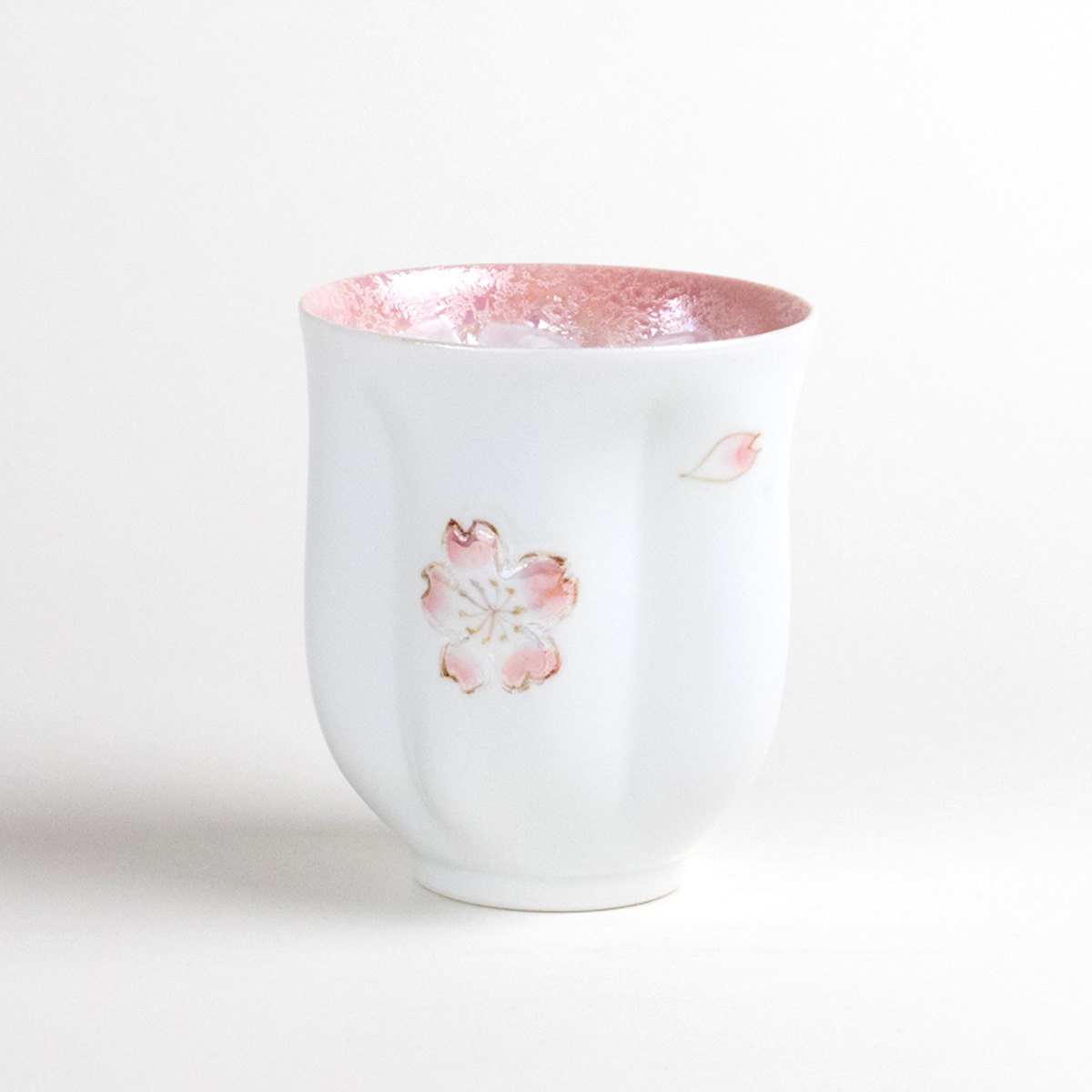 湯呑み おしゃれ コップ 持ちやすい 有田焼 陶磁器 日本製 舞さくら（ピンク） 桜湯呑 有田焼やきもの市場 