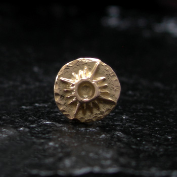 新品 ARIZONA FREEDOM P-12d K18 全金 太陽神 ピアス 新品 ARIZONA FREEDOM P-12d K18 全金 太陽神 ピアス