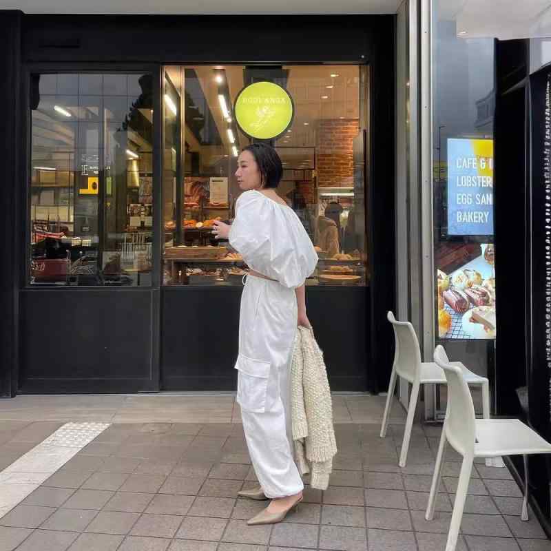プルオーバー レディース 春夏 五分袖 Vのど首 ドルマンスリーブ ゆったり 好いたらしい 軽さ 短か目丈 トップ トップス 心地よい 日韓風 無地 白いこと セメント質薄墨色