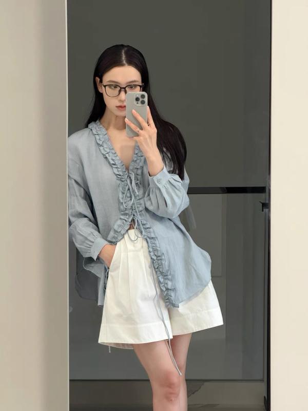プルオーバー レディース 薄っぺら 麻 リネン フレンチ ガーリー ローマン的 透け感 Vのど首 シュロの葉 当たること冷感 長袖 トップ 白 白いこと 水色 青色 春夏