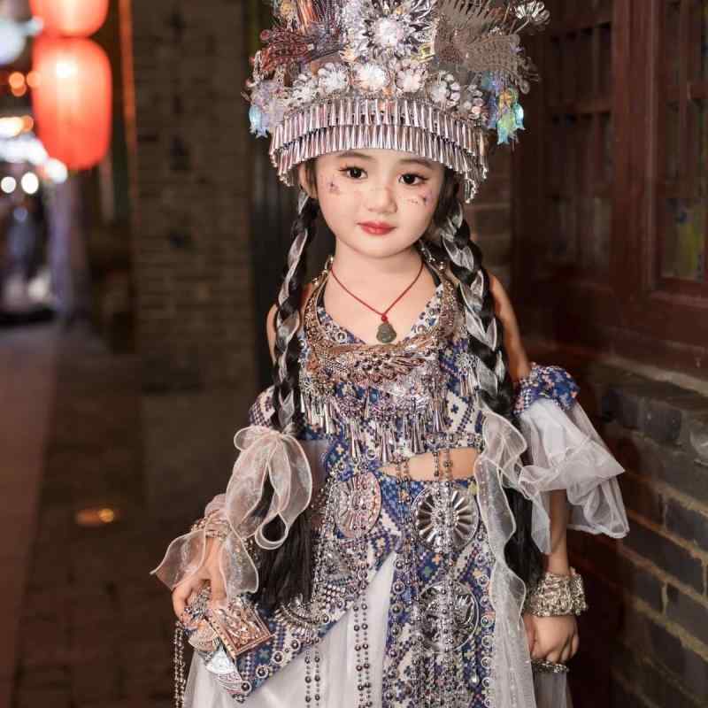 ちびっ子用 民族御召しもの セットアップ 活動写真映画化用 少数派民族 御召しもの ポリエステル 110 120 130 140 告げ知らせる会 一こま御召しもの