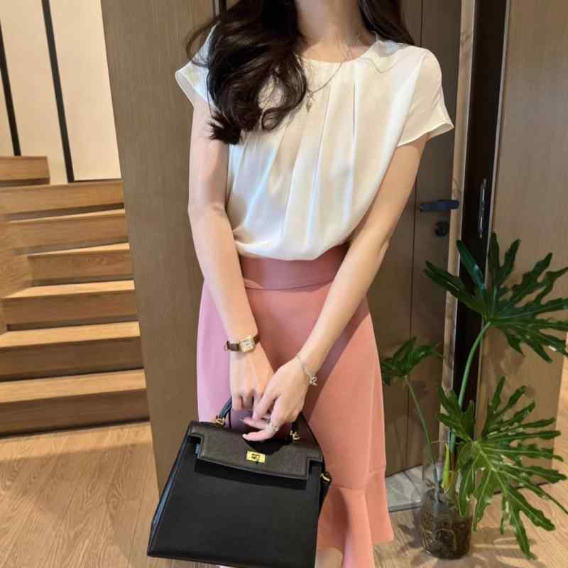ティーシャツ レディース  トップス 半袖 カットソー お上さん服 好いたらしいめ 今めかしい 薄っぺら ラウンドのど首 通勤着 普段使い走り 黒いこと 白いこと系 アセテート3