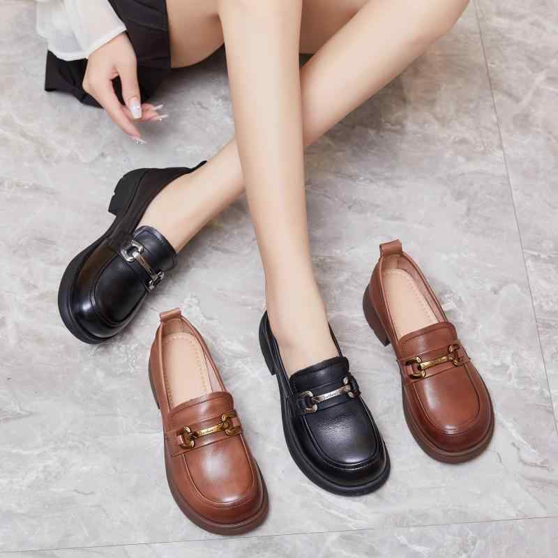 置き目毛革 レディース 革 牛皮 烏兎 靴 平ったいシューズ モカシンシューズ 平べったい靴 履き分かりやすい 歩き分かりやすい 成人女性靴 ラウンドトゥ 黒 黒いこと 赤銅色 35 36 37 38 39 40 41