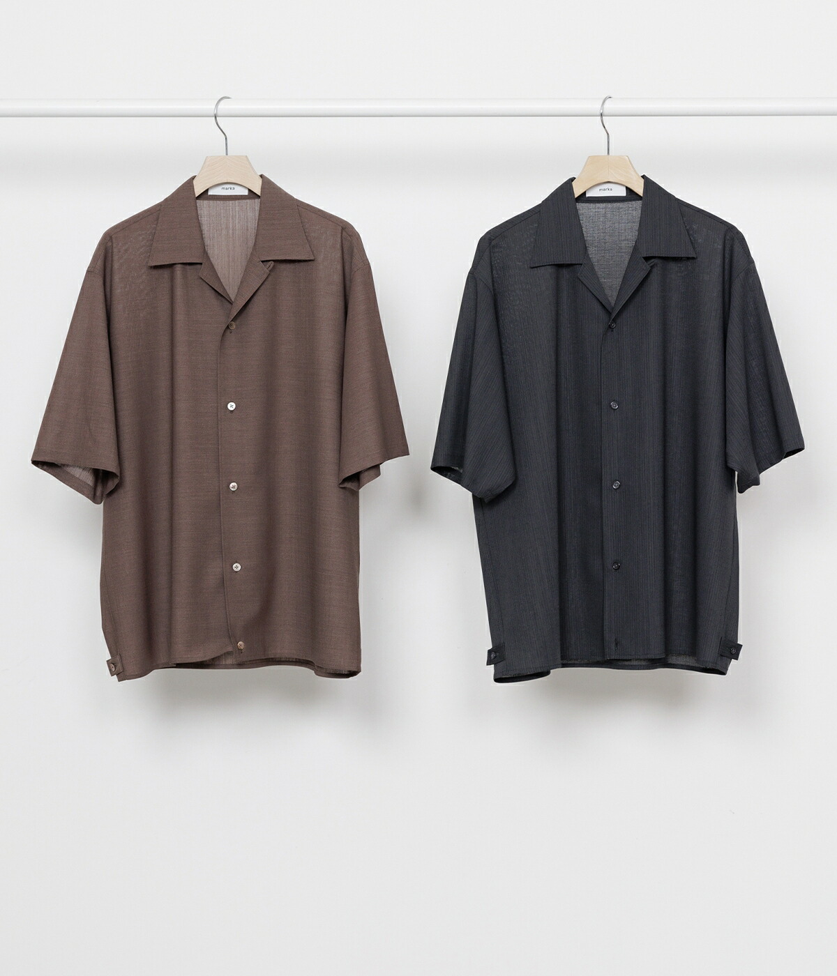 [予約商品 2026年5月～6月お届け予定]marka : OPEN COLLAR S/S SHIRT WITH HEM TAB -WOOL HIGH TWIST TROPICAL- 全2色 : M26B08SH02B[COR][WIS]