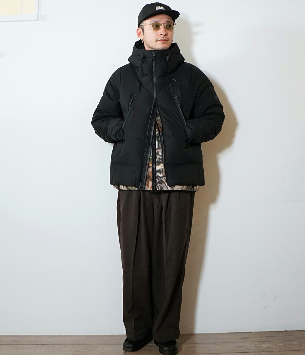 美品！NEXUS VII.×DESCENTE ALLTERRAIN　水沢ダウン