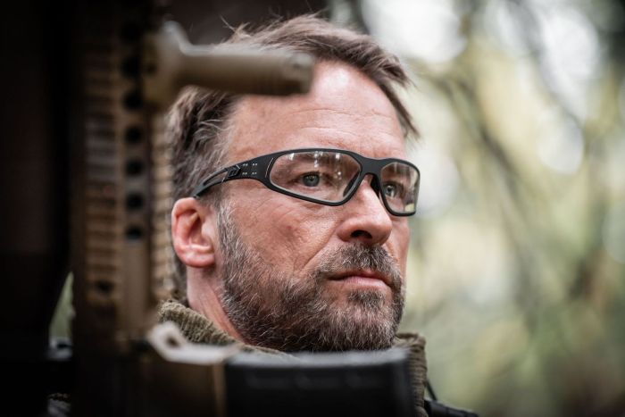 ゲイターズ GZ-21-005 ミルスペック レヴェナント ブラックアウト 調光 サングラス MILSPEC REVENANT INFERNO PHOTOCHROMIC【GATORZ 正規販売店】サバゲー ミリタリー 軍用 防弾 スポーツ 運転 バイク ツーリング 曇り止め