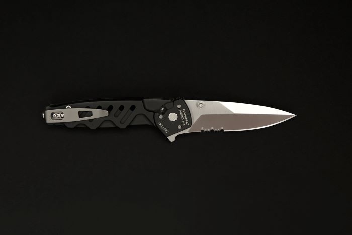 ●● エストレイマ ラティオ ER0166 カイマノネロ 繻子仕上 折り畳み 九寸五分 N690 黒いこと EXTREMA RATIO CAIMANO NERO NA【日本定まり品】  ミリタリー  アウトドア 難民キャンプ 生き残ること サバゲー