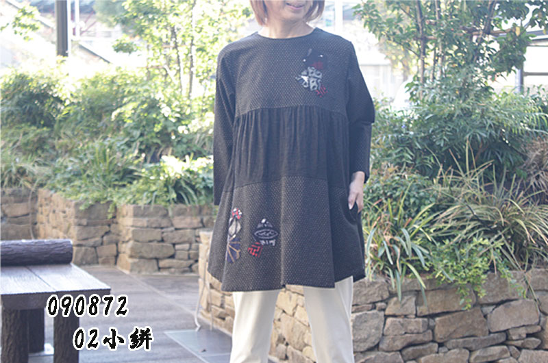 090872Cherry Pollen《日本製》安曇野大きい 婦人服 F(11号~13号相当)ゆったり久留米絣パッチワーク 和柄 切り替え チュニック 小絣柄 40代 50代 60代 70代 80代|AROVEINA(アロヴィーナ)