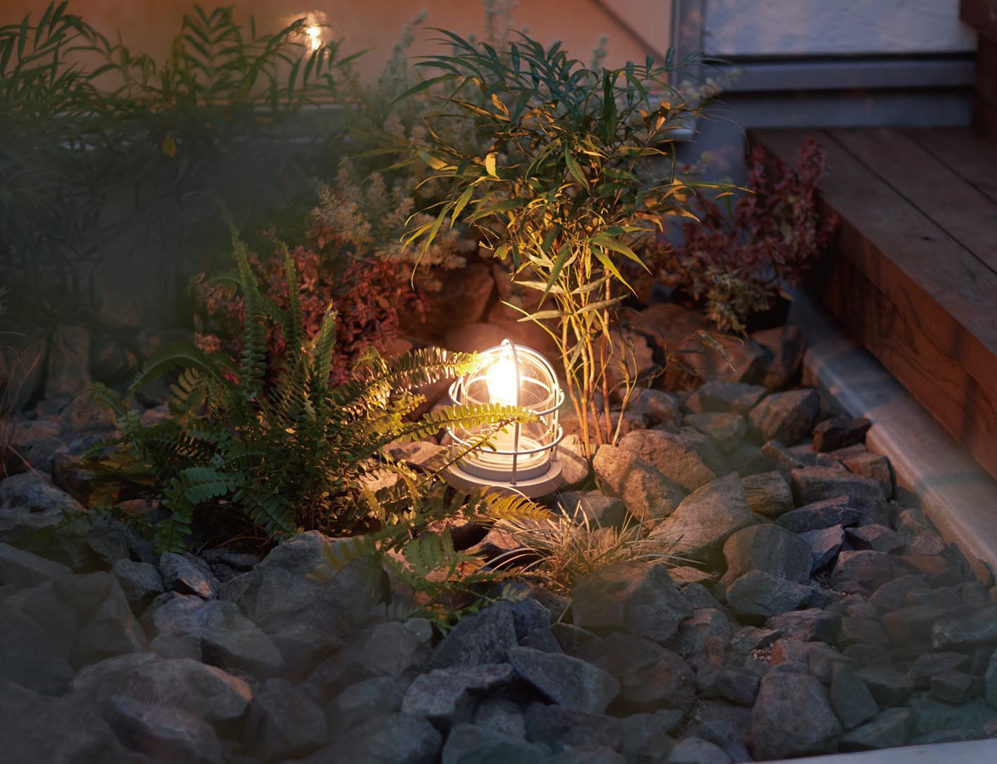 楽天市場】パナソニック ガーデンライト 25形×1相当 電球色 LGW45834A