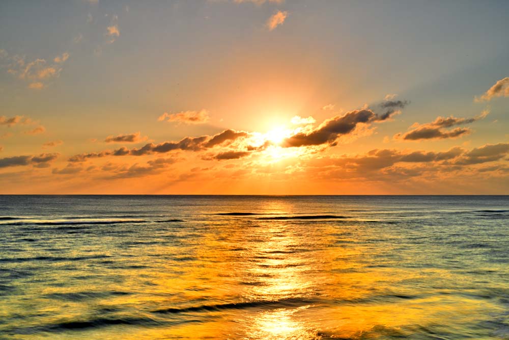 送料無料 風景写真パネル 沖永良部島 屋子母海岸夕日09 インテリア ポスターとは違う リビング 玄関にそのまま飾れる額がいらない 壁掛け 壁飾り 絵画 アート アートパネル 癒やしの装飾をお祝い プレゼント ギフトにも 80 3 53cm Okrb 27 M25 楽ギフ 包装