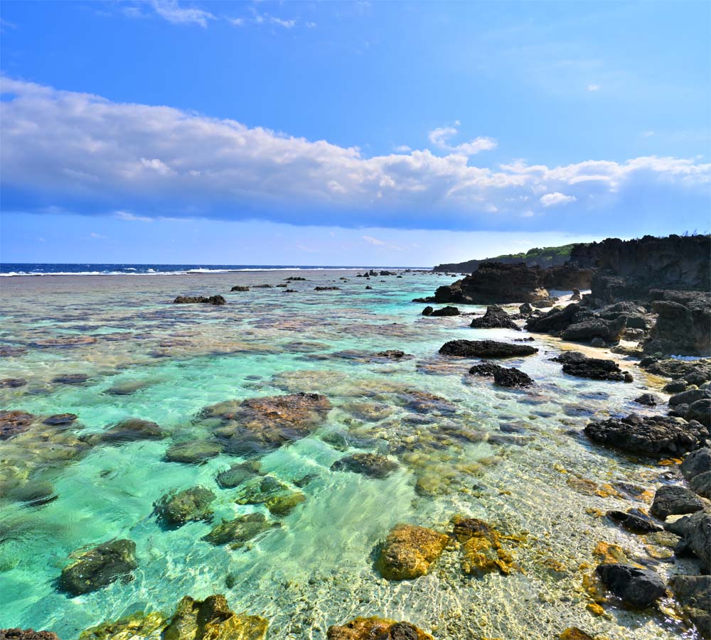 アウトレット送料無料 風景写真パネル 沖永良部島 笠石海浜公園05 インテリア ポスターとは違う リビング 玄関にそのまま飾れる額がいらない 壁掛け 壁飾り 絵画 アート アートパネル 癒やしの装飾をお祝い プレゼント ギフトにも 72 7 72 7cm Okrb 03 S