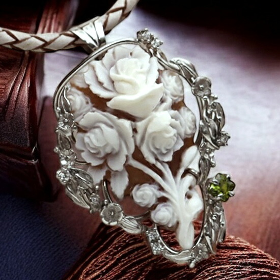 楽天市場】大きなカメオ ブローチ ネックレス 18金枠 美しいお花の図柄