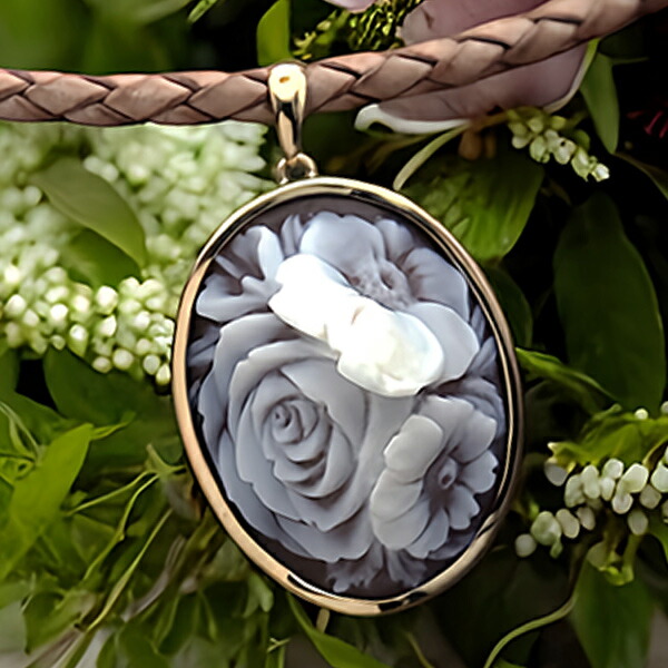 楽天市場】大きなカメオ ブローチ ネックレス 18金枠 美しいお花の図柄