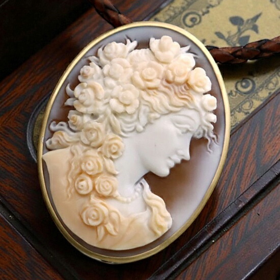 楽天市場】大きなカメオ ブローチ ネックレス 18金枠 美しいお花の図柄