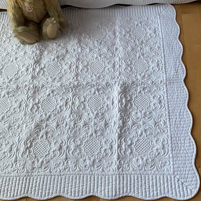 《決算★15%OFFクーポン》 white quilt ホワイトキルト　マルチカバープチキルトN4　100×100 【 ロココ調 Rococo アンティーク調 ヨーロピアン クラシック エレガント ファブリック レース インテリア雑貨 デザイン 】