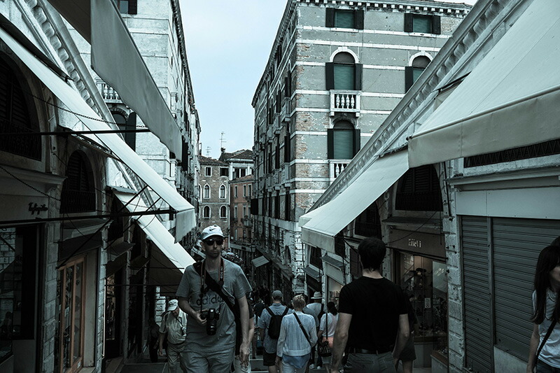 日本製 アートパネル ボード Artmart アートマート 写真 アルミフレーム おしゃれ 綺麗 コーディネート 壁紙 額縁 ウォールステッカー フォト 小物 部屋 オフィス ホテル 旅館 病院 ホールのイメージアップ モノトーン 花 海 モノクロ 北欧 風景 イタリア Dsc 1586