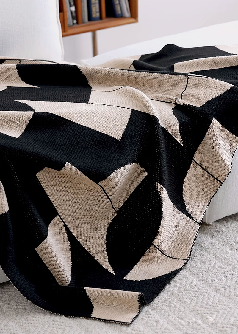 予約販売7月下旬～8月上旬頃発送予定 geometric pattern ニット