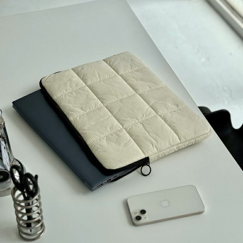 【HAY】LOGO LAPTOP COVER 13・14インチ ノートパソコンケース HAY Logo laptop cover, black | Finnish Design Shop