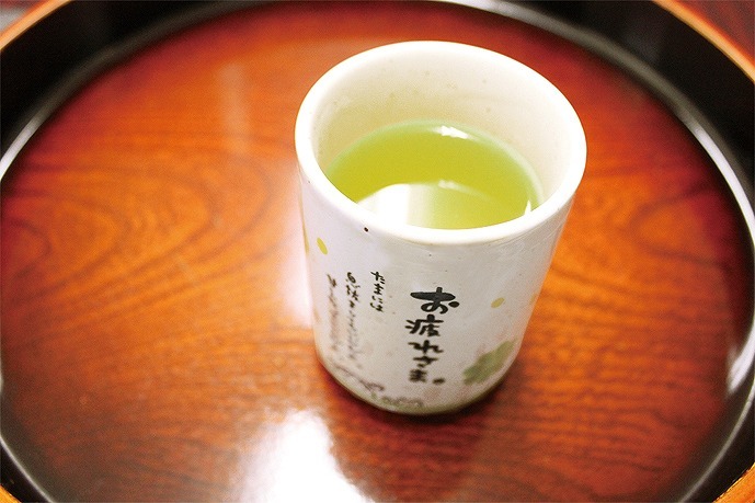 楽天市場 雑貨 陶器 湯呑み おしゃれ プレゼント ギフト 女性 父の日 母の日 ありがとう 感謝 お疲れ様 おつかれさま おめでとう 卒業 かわいい イラスト ひとことゆのみ おしゃれギフト雑貨食器お皿aruaru