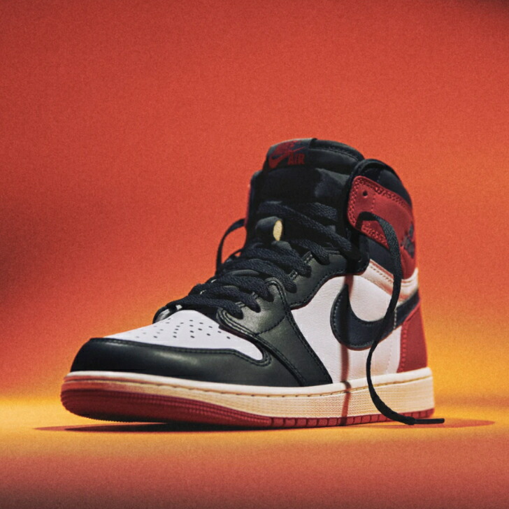 NIKE AIR JORDAN1 RETRO HIGH OG DZ5485-106 メンズスニーカー 提げ篭シューズ ナイキジョーダン 1 ハイカットスニーカー バッシュ 黒赤 ブルズ 刷り直すひな形 レアスニーカー つま黒 リイマジンド 並行 定め事品 探し回る  探し回る 度合い 触れちらかす 通信販売 nike