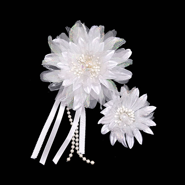 振袖用　髪飾り　2個セット　‐洋花/ホワイト‐　[ 1011-518 ]　ヘアーアクセサリー 着物 きもの ふりそで 成人式 晴れ着 卒業式 パーティー 浴衣 ゆかた 袴 帯飾り 花 七五三 女物 女性 レディース 子供 リボン りぼん 垂れ飾り ストーン コーム Uピン