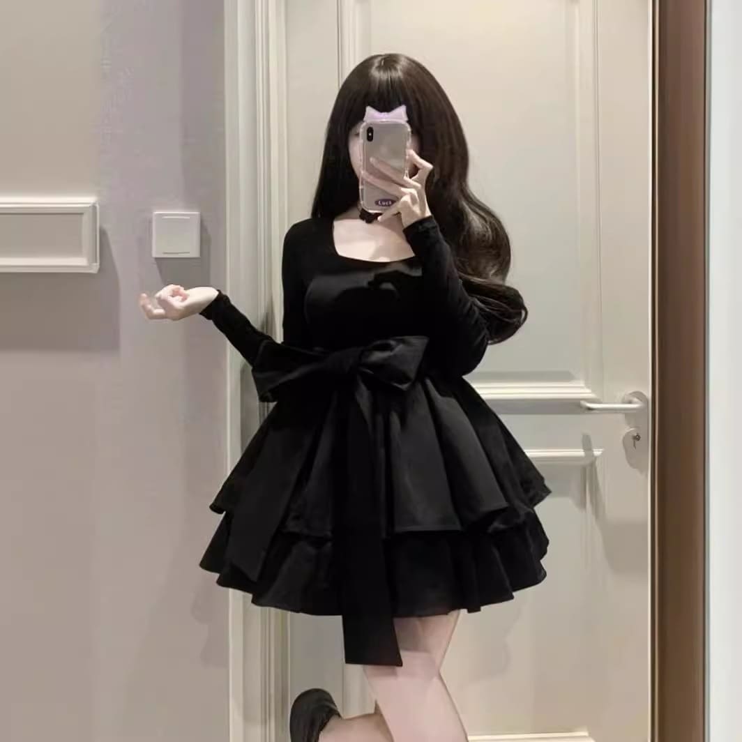 まっ黒いふわふわの衣装お上さん秋の青写真酉の方角痩せて見えるシュロの葉シュロの葉長袖西洋菓子小っちゃいスコート