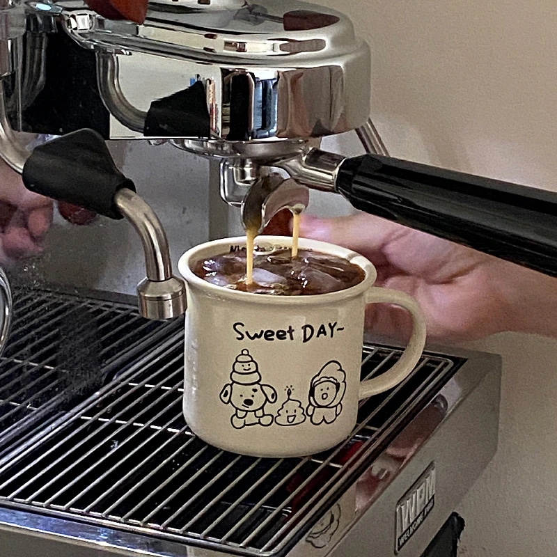 茶飲み友だちの瀬戸ものコップの文字記号犬の小間絵を怪演アメリカーノカップピンクカップル水杯