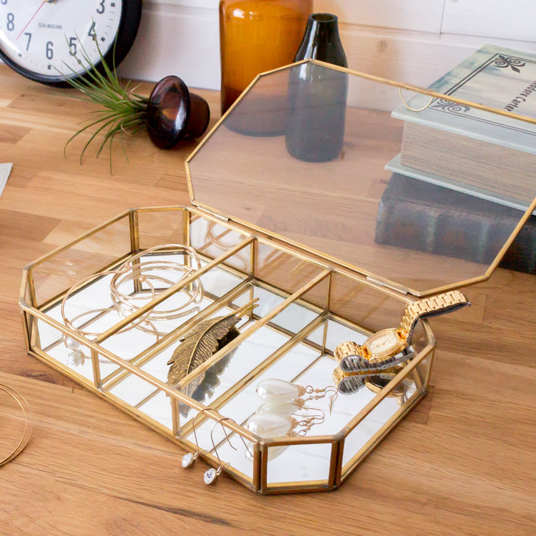 真鍮製収納ボックス 仕切り付き 4904746136589_r4.jpg